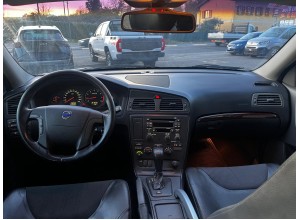 VOLVO XC70 AWD MOMENTUM 2.4 TURBO ISCRITTA A.S.I.